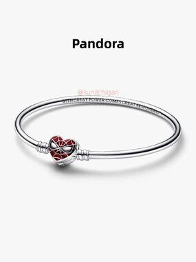 Pandora Moments Marvel Spider-Man Mask Clasp Bangle